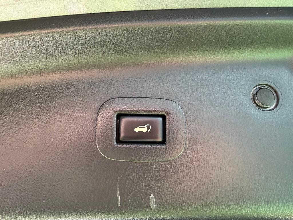 Nissan Armada  2017