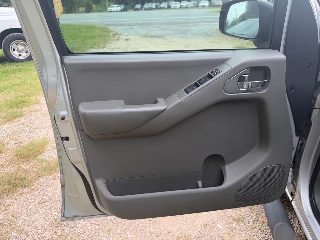 Nissan Frontier S Crew Cab 2WD 2013