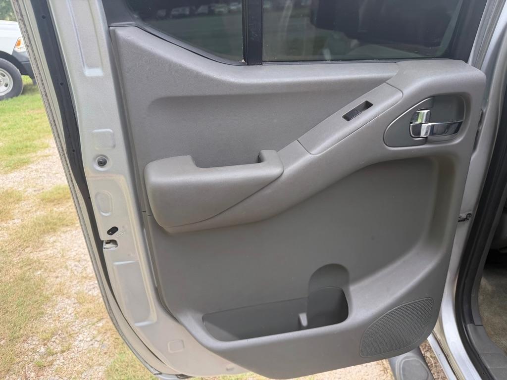 Nissan Frontier S Crew Cab 2WD 2013