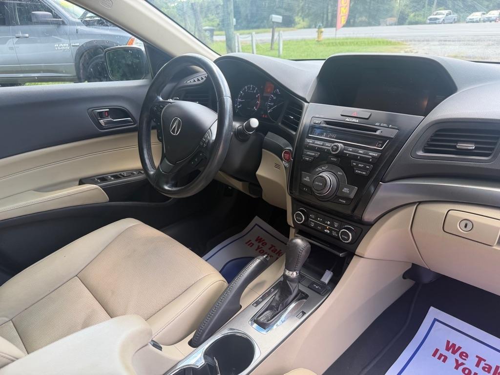 Acura ILX CVT Hybrid w/ Technology Package 2013