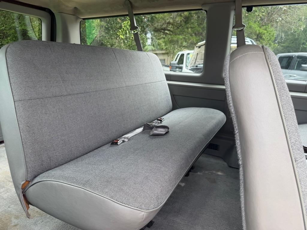 Ford Club Wagon XL 1997