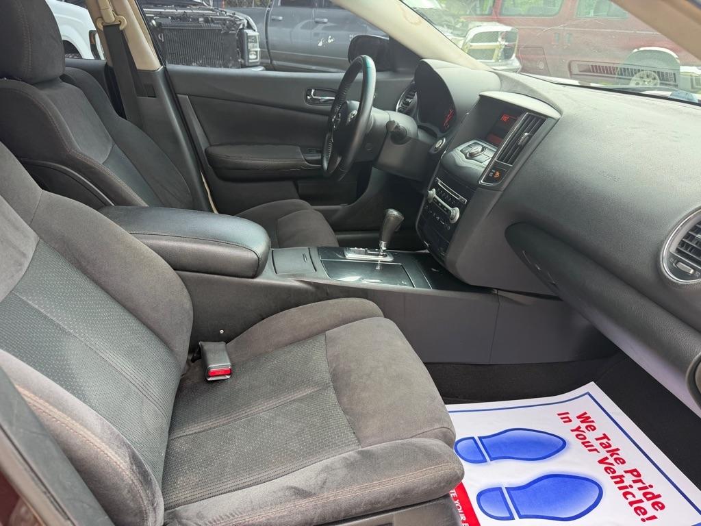 Nissan Maxima S 2014