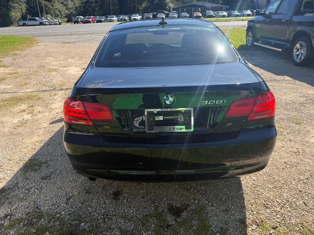 BMW 3-Series 328i Coupe 2011