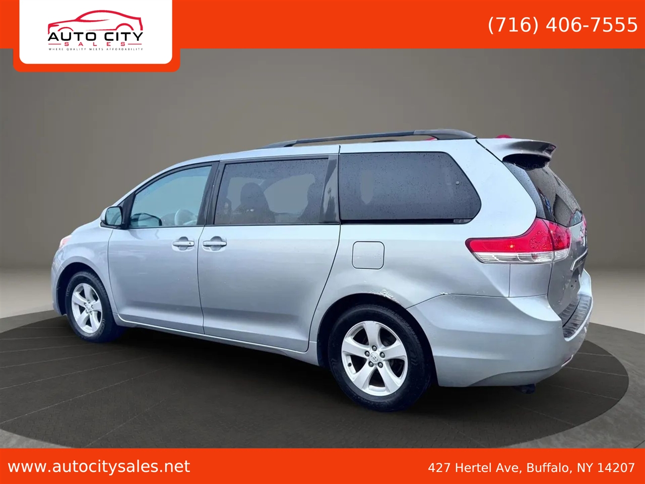 Toyota Sienna  2011