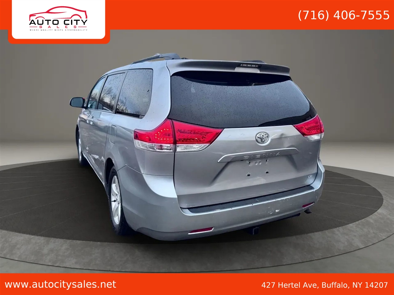 Toyota Sienna  2011