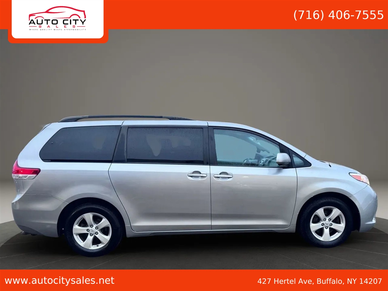 Toyota Sienna  2011