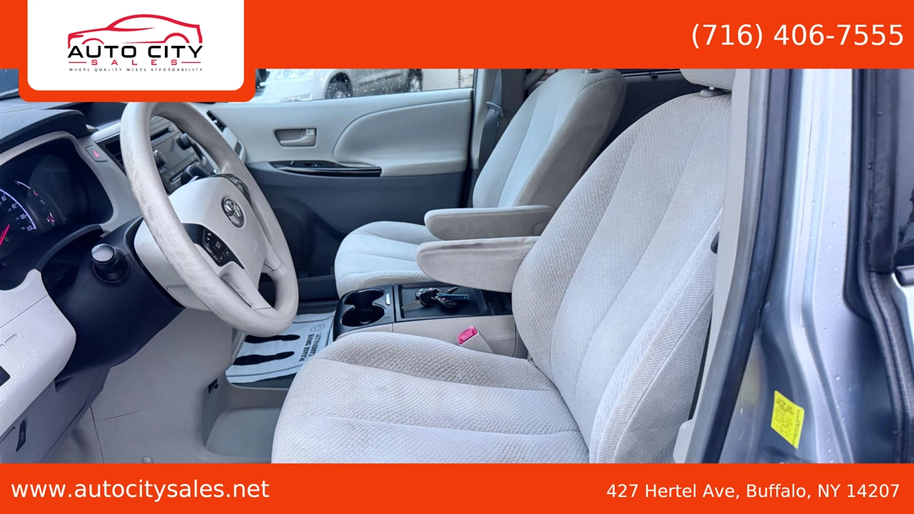 Toyota Sienna  2011