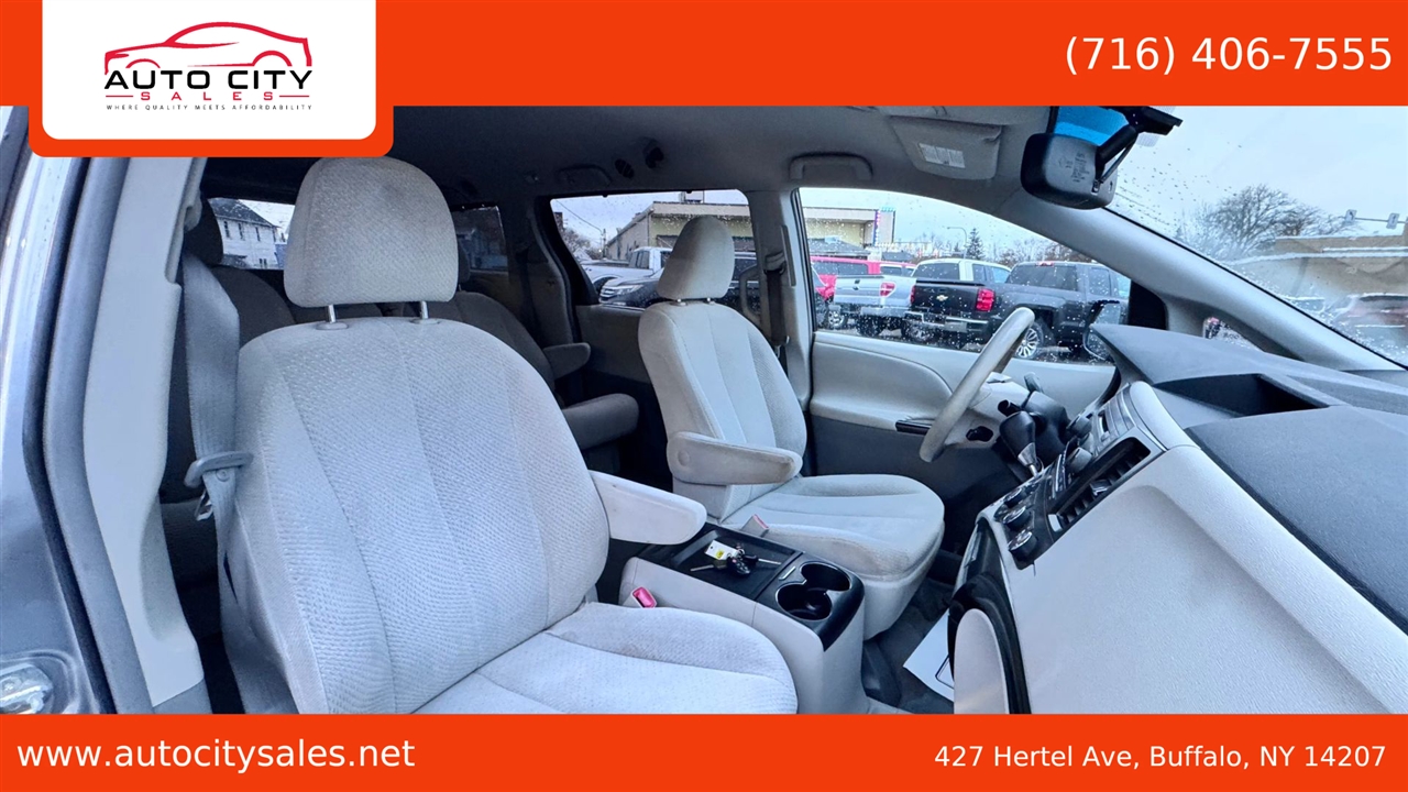 Toyota Sienna  2011
