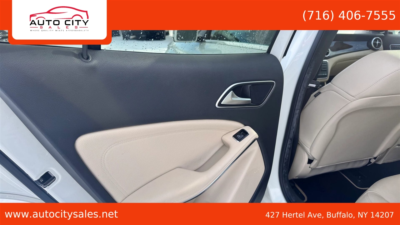 Mercedes-Benz GLA-Class  2015