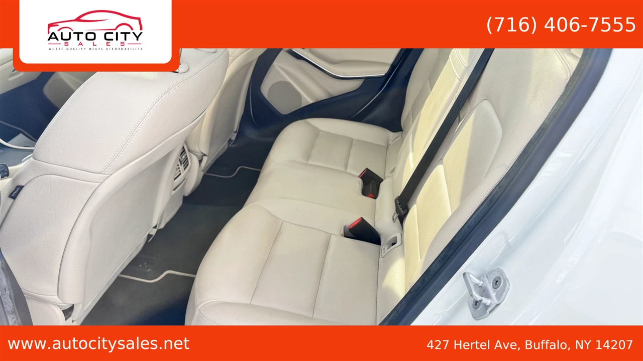 Mercedes-Benz GLA-Class  2015