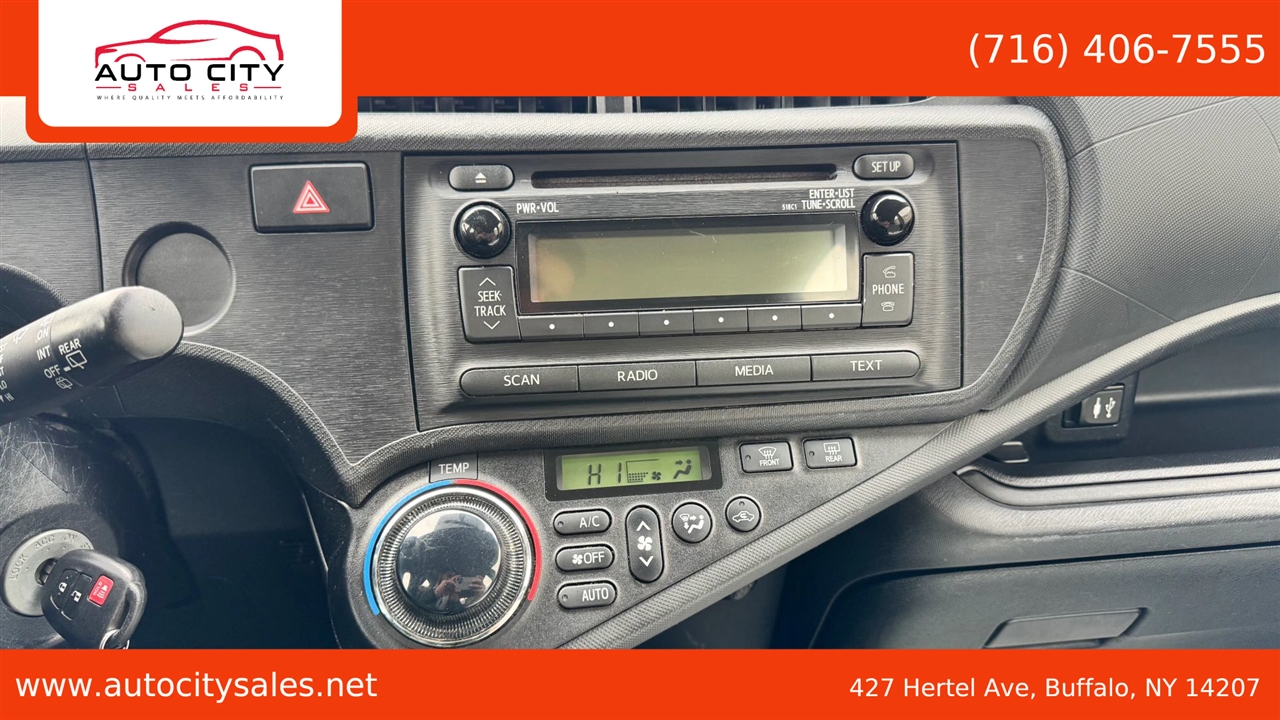 Toyota Prius c  2014