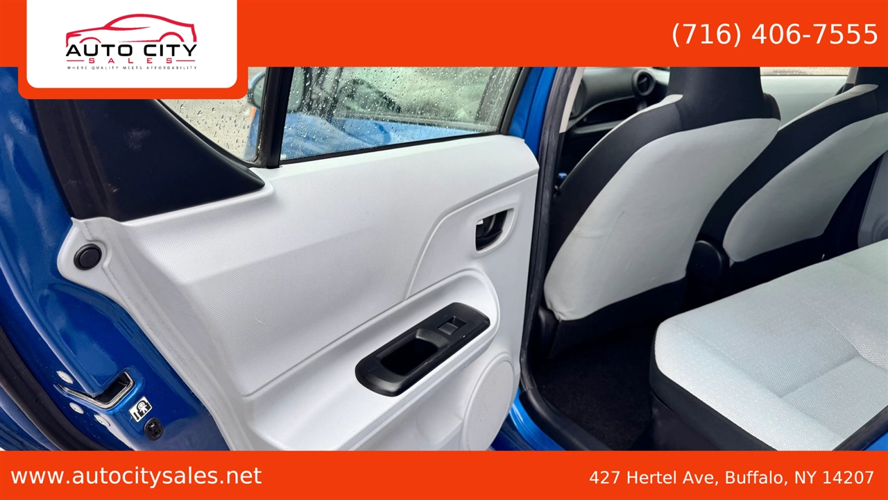 Toyota Prius c  2014