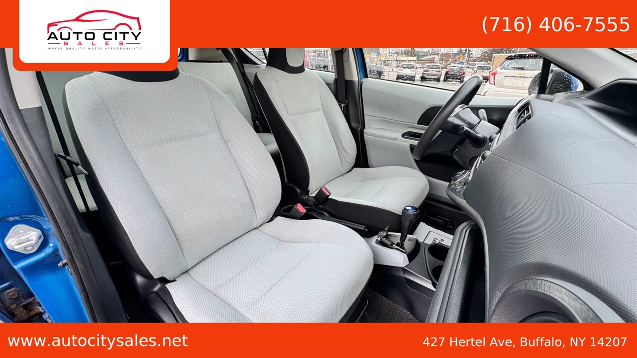 Toyota Prius c  2014