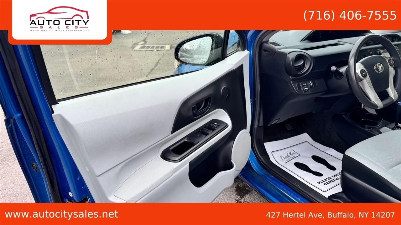 Toyota Prius c  2014