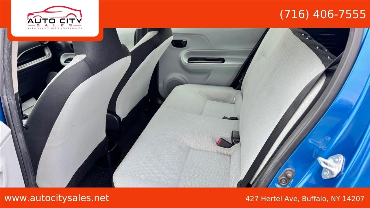 Toyota Prius c  2014