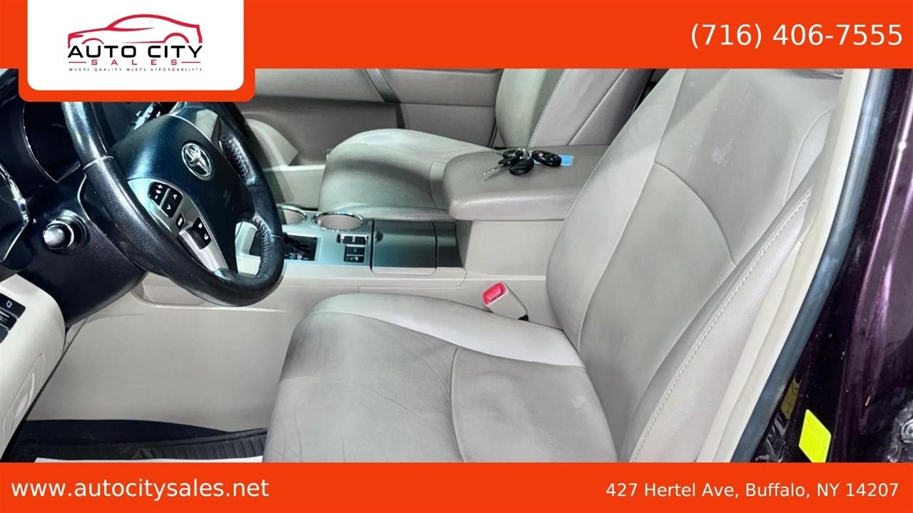 Toyota Highlander  2011