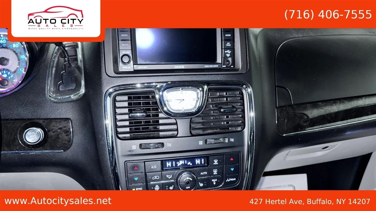 Chrysler Town & Country  2014