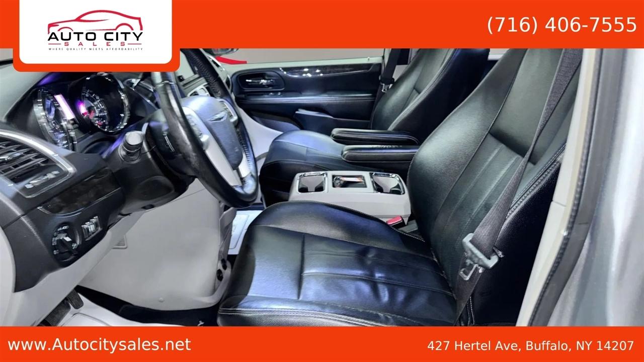 Chrysler Town & Country  2014