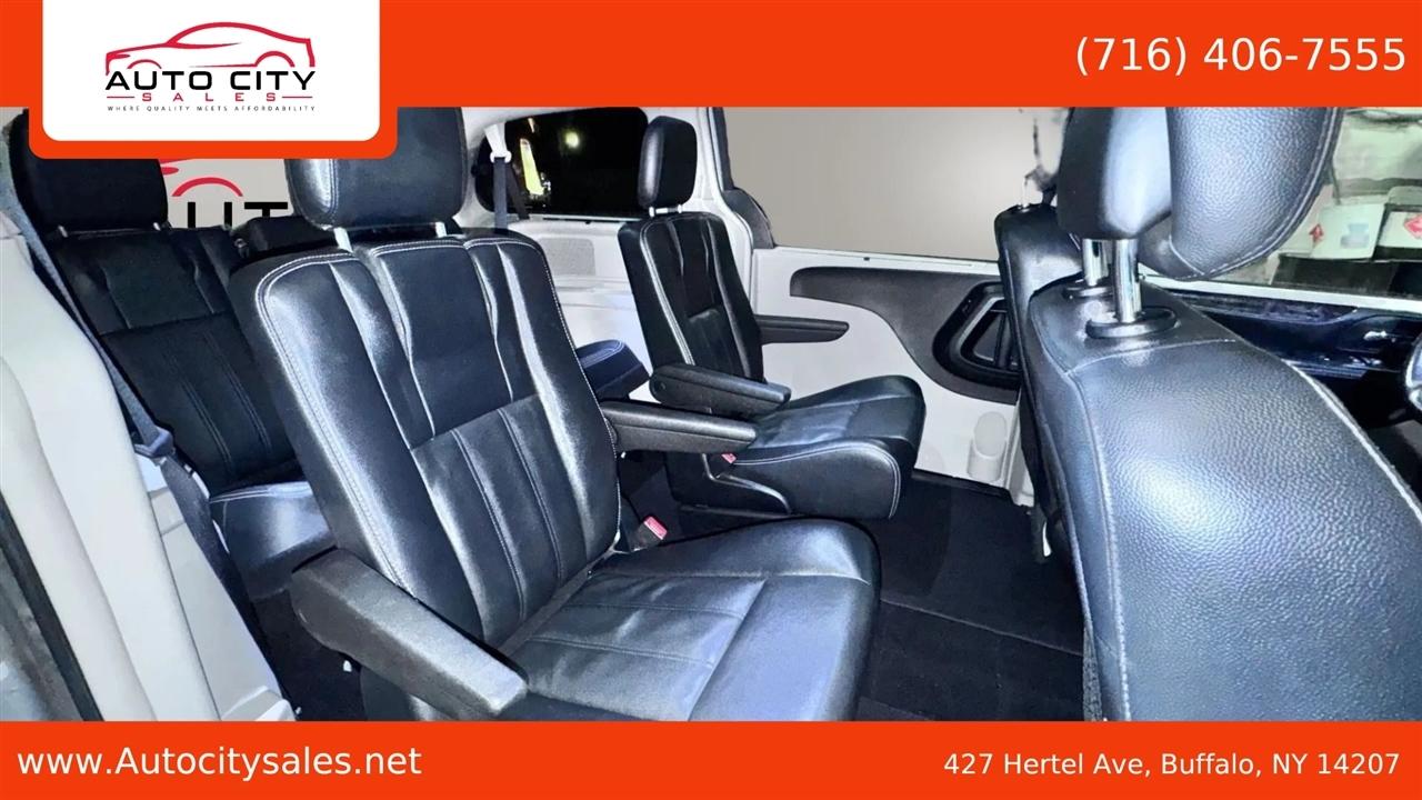 Chrysler Town & Country  2014