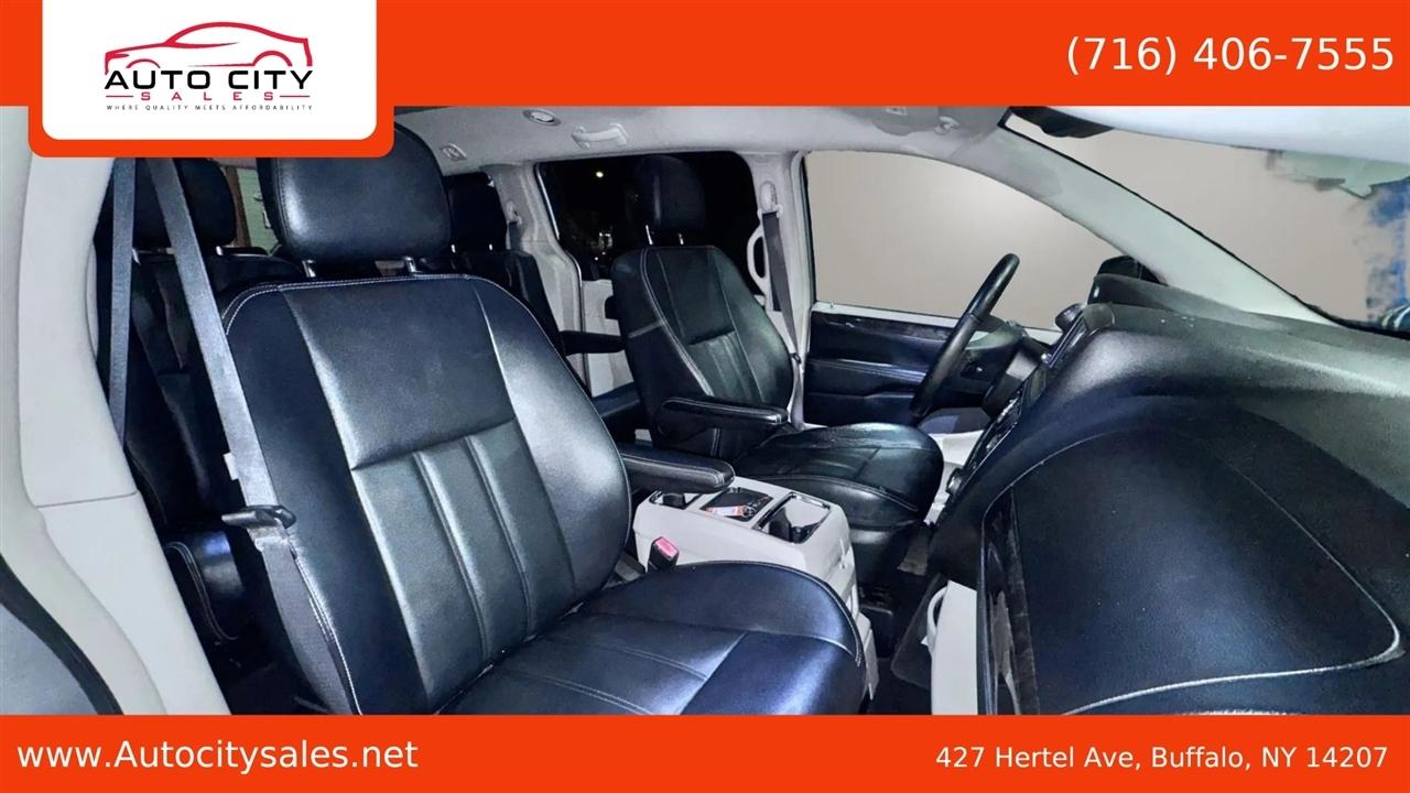 Chrysler Town & Country  2014