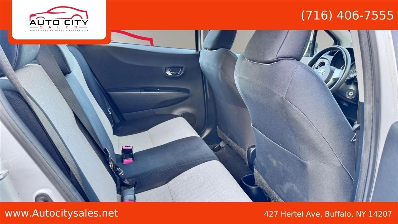 Toyota Yaris  2012