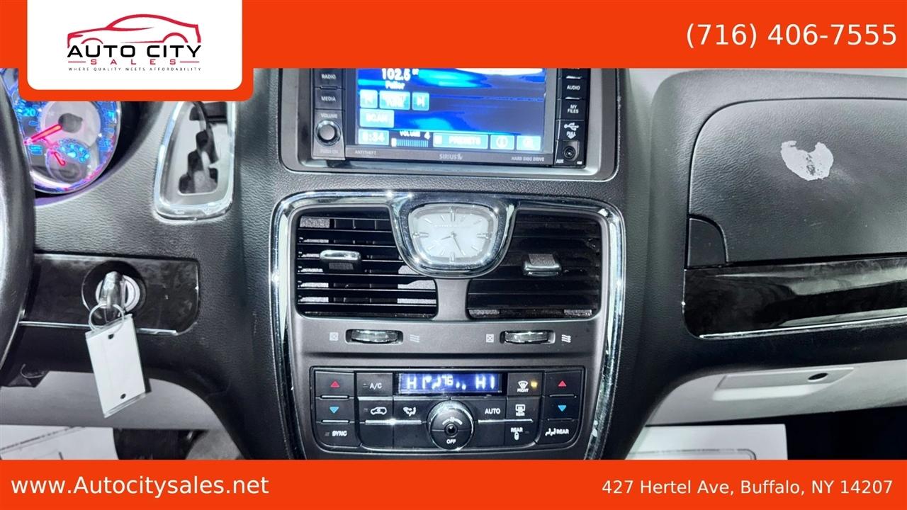 Chrysler Town & Country  2014