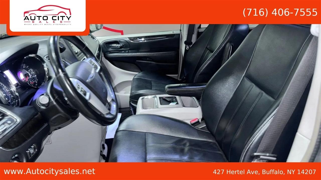 Chrysler Town & Country  2014