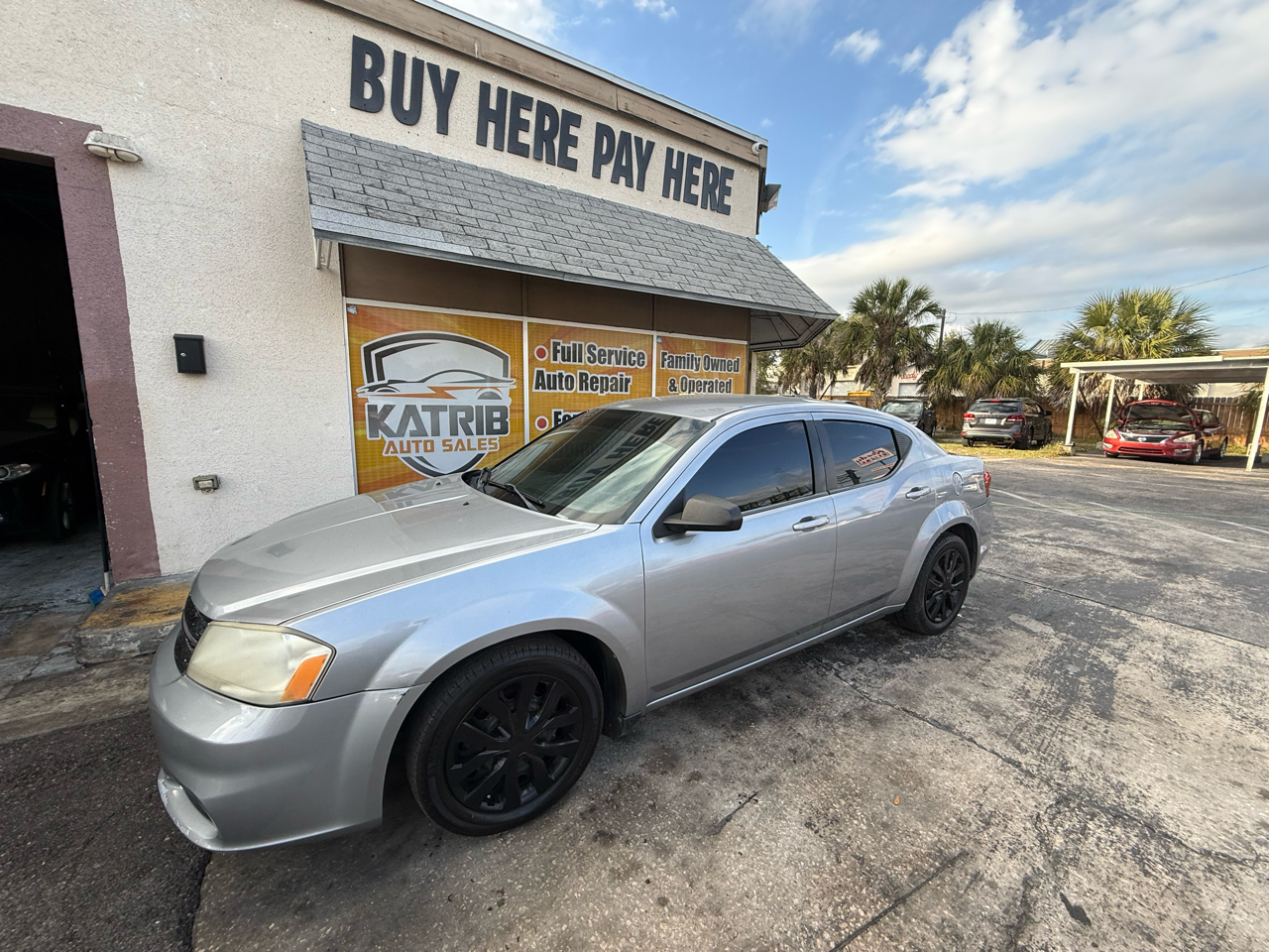 2013 Dodge Avenger SE's photo