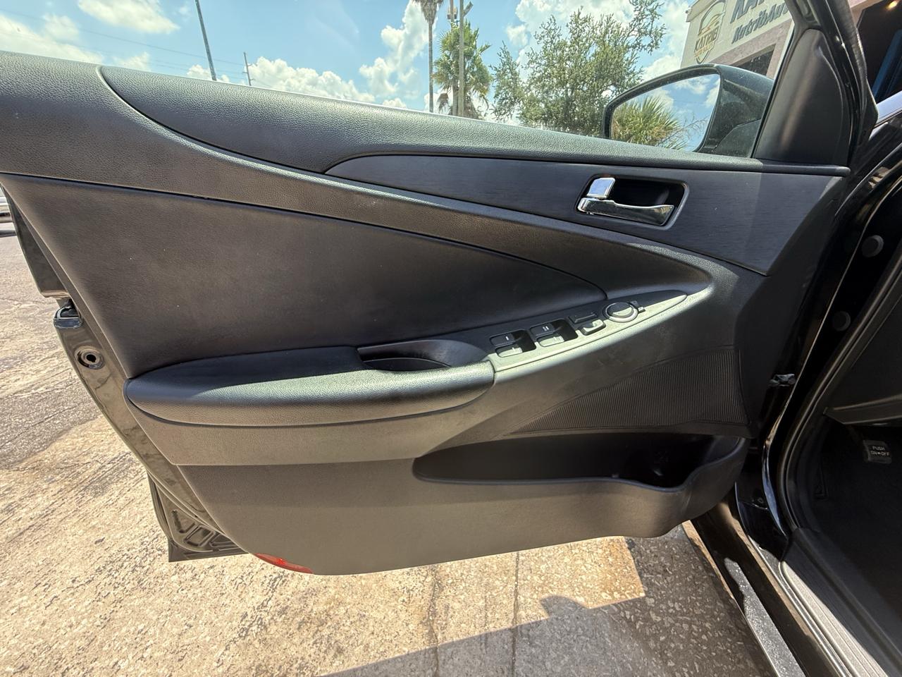 2012 Hyundai Sonata SE - Photo 8