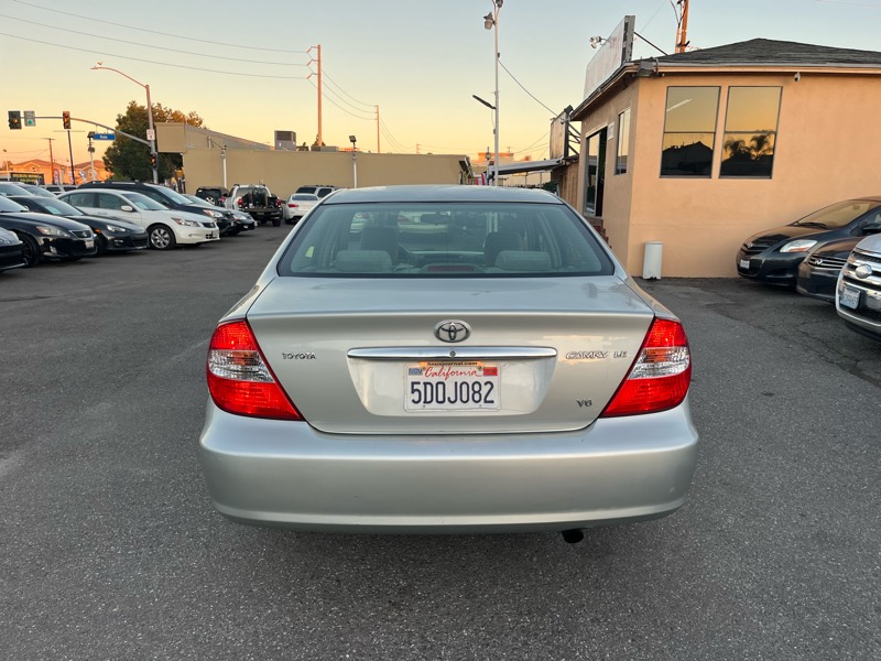 Toyota Camry LE V6 2004