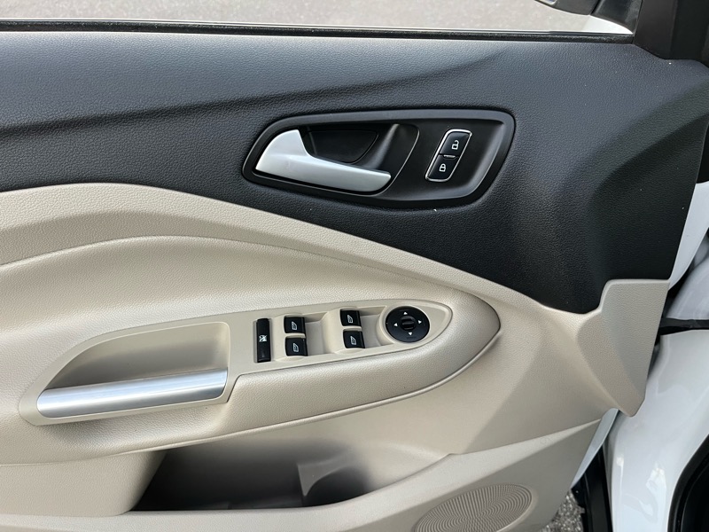 Ford Escape SE FWD 2016