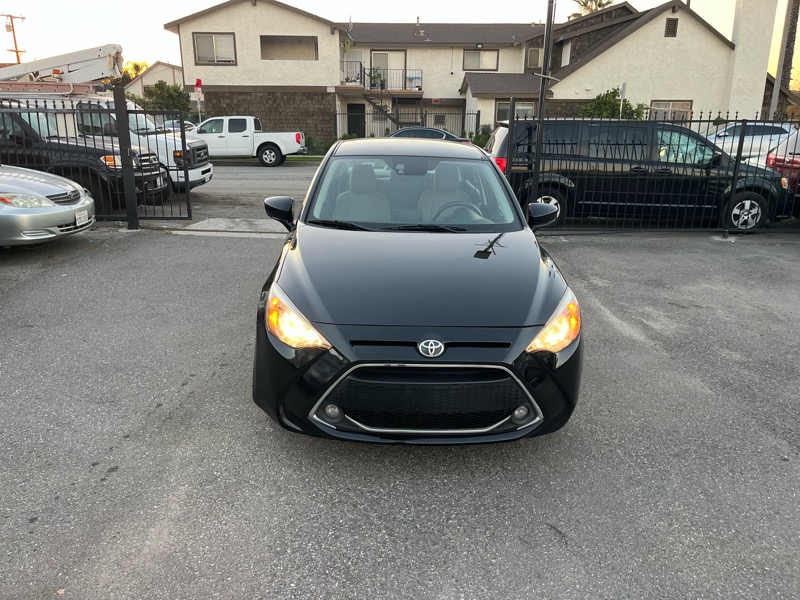 Toyota Yaris iA 6A 2019