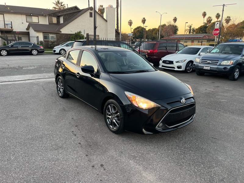 Toyota Yaris iA 6A 2019