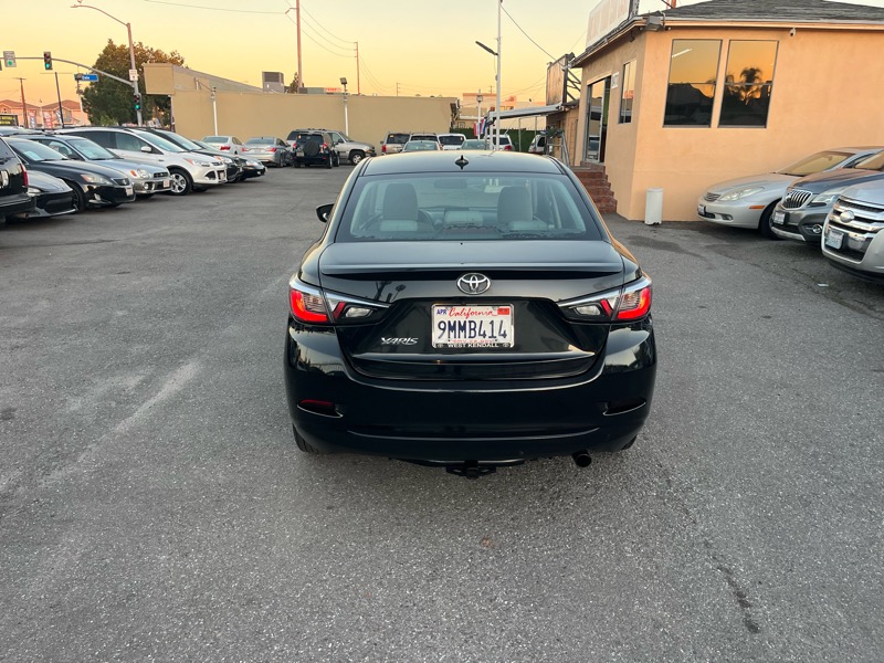 Toyota Yaris iA 6A 2019