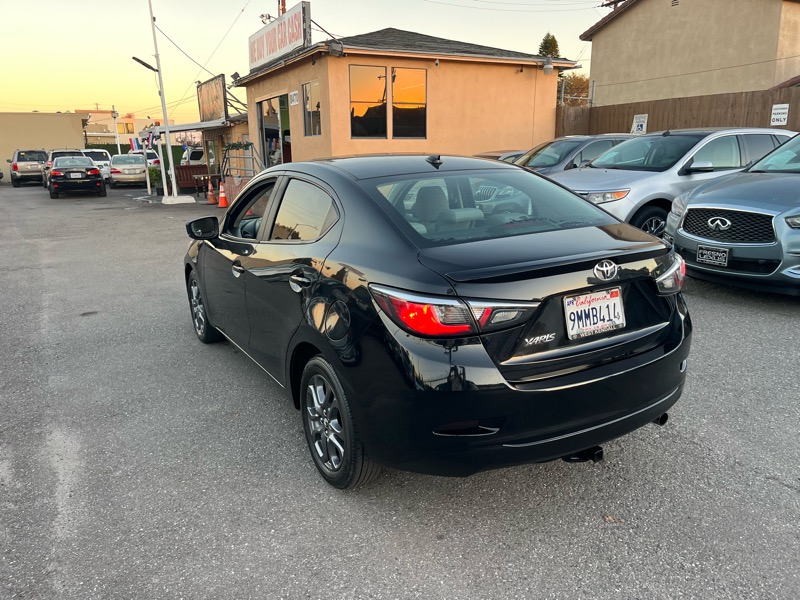 Toyota Yaris iA 6A 2019