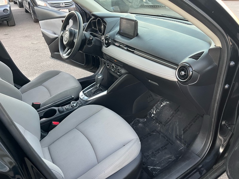 Toyota Yaris iA 6A 2019