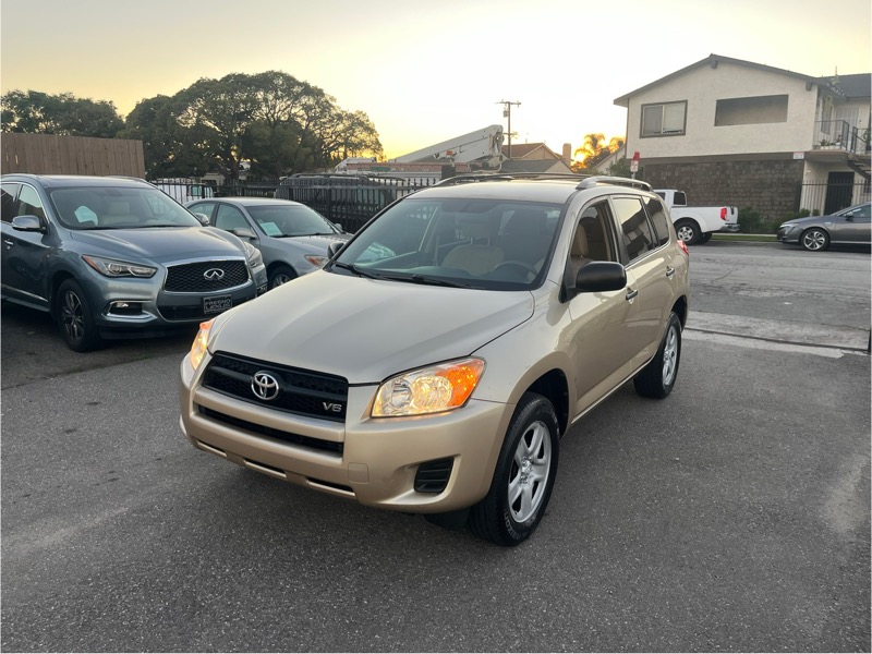 Toyota RAV4 Base V6 2WD 2012