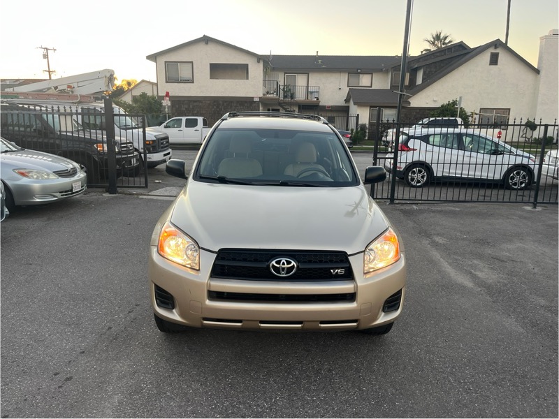 Toyota RAV4 Base V6 2WD 2012