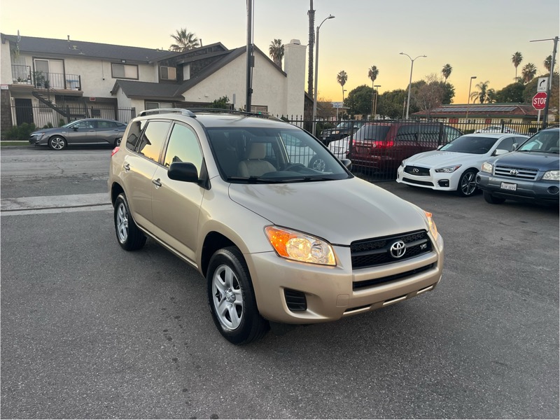 Toyota RAV4 Base V6 2WD 2012