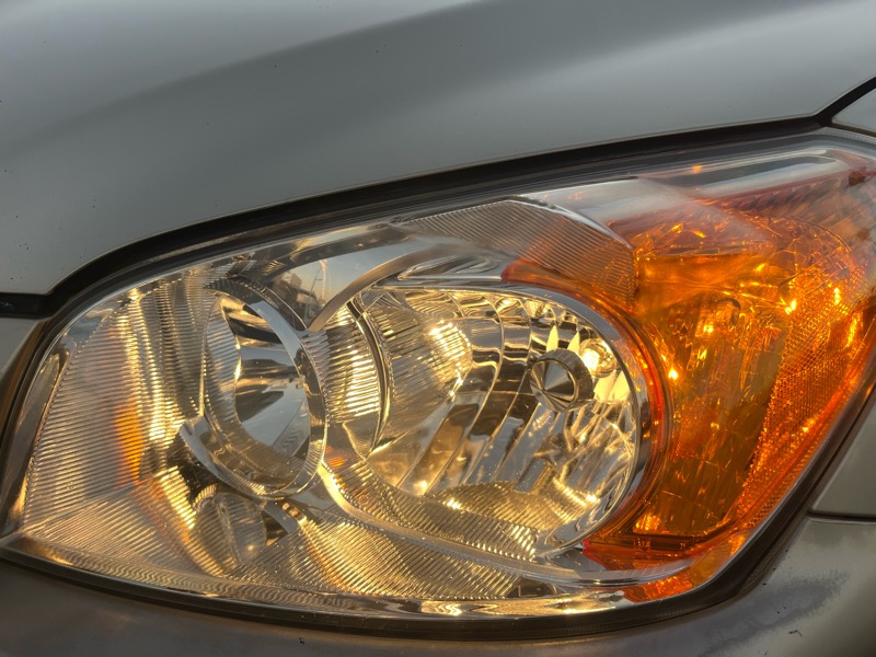 Toyota RAV4 Base V6 2WD 2012