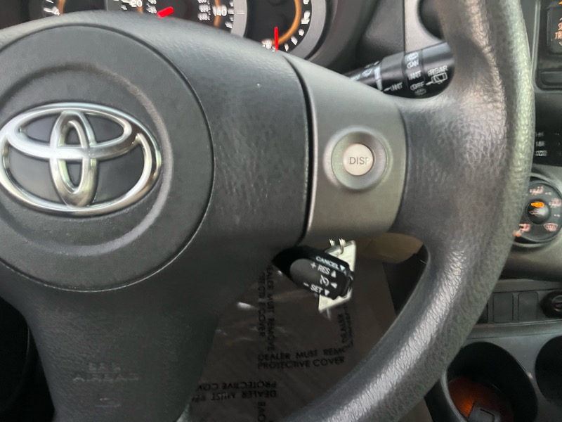Toyota RAV4 Base V6 2WD 2012
