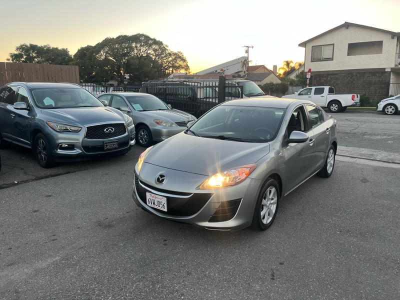 2010 Mazda MAZDA3 i Touring 4-door