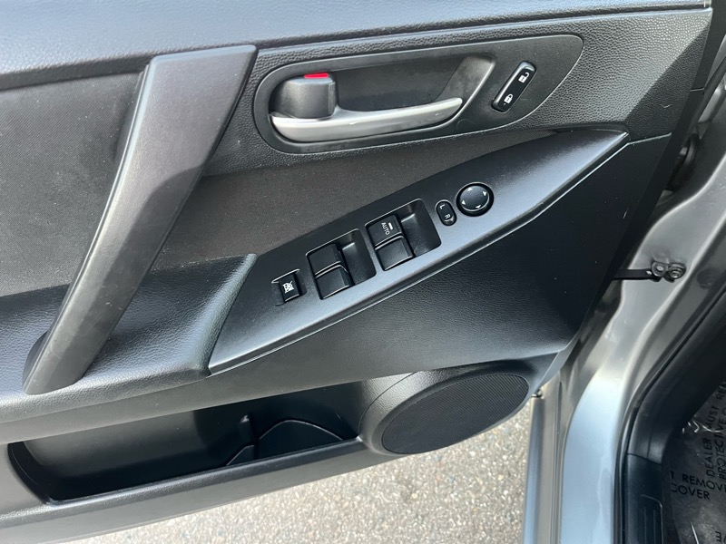 Mazda MAZDA3 i Touring 4-door 2010