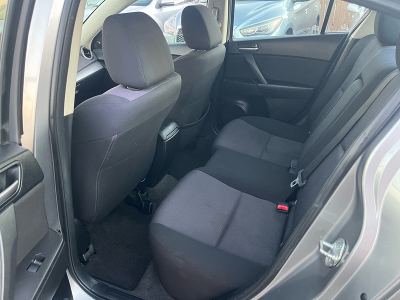 Mazda MAZDA3 i Touring 4-door 2010