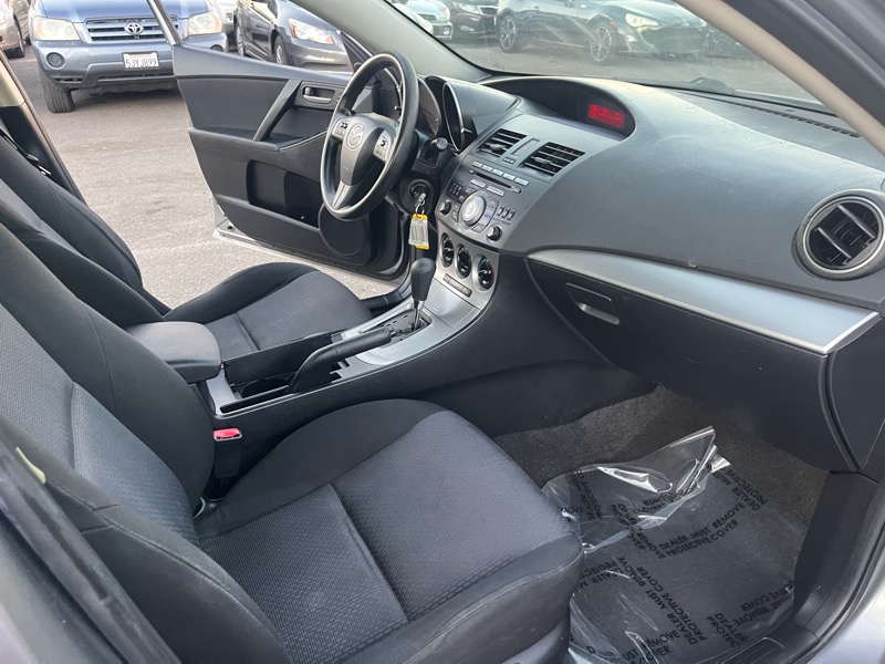 Mazda MAZDA3 i Touring 4-door 2010