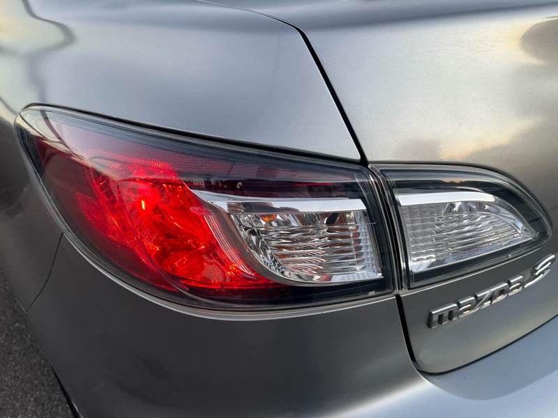 Mazda MAZDA3 i Touring 4-door 2010