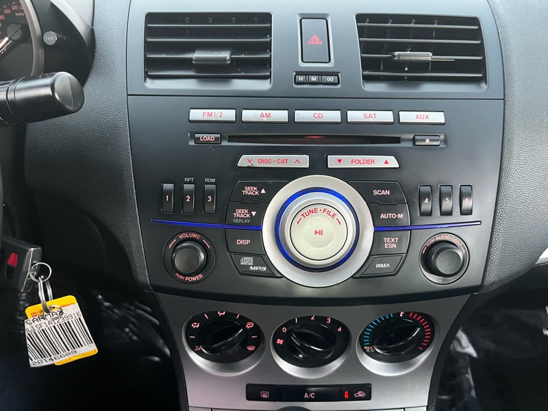 Mazda MAZDA3 i Touring 4-door 2010