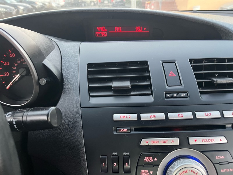 Mazda MAZDA3 i Touring 4-door 2010