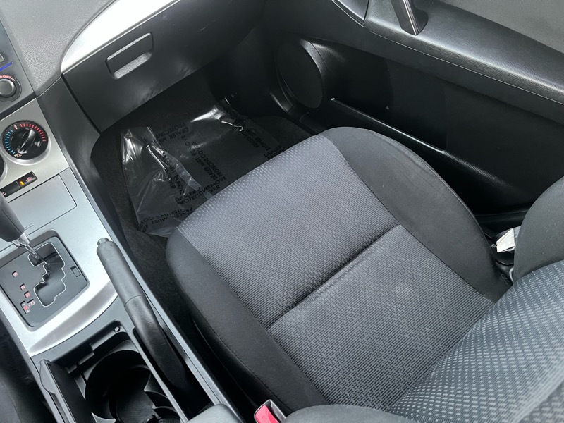 Mazda MAZDA3 i Touring 4-door 2010