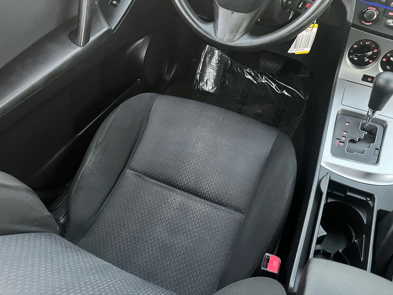 Mazda MAZDA3 i Touring 4-door 2010